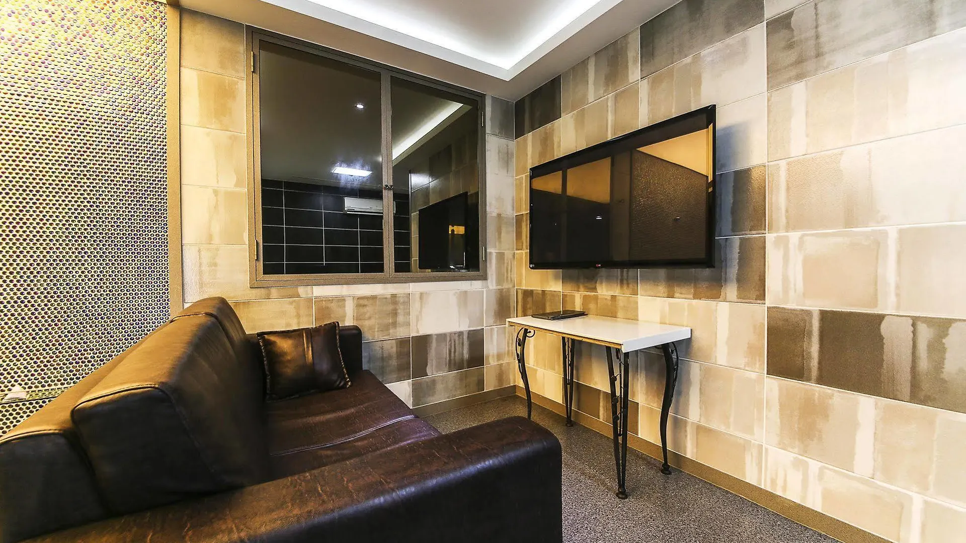 Hadan Ytt Hotel Busan 2*,  South Korea